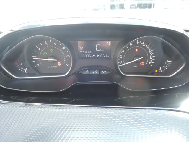 PEUGEOT 2008 1.2 PURET. BLUE LION Autobedrijf Bloemendal, 6741 PE LUNTEREN