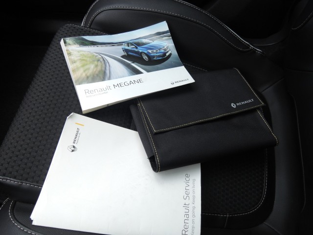 RENAULT MEGANE 1.2 TCE BOSE Autobedrijf Bloemendal, 6741 PE LUNTEREN