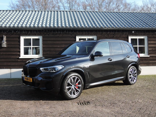 BMW X5 XDRIVE45E M-Sport HIGH EXEC. Autobedrijf Bloemendal, 6741 PE LUNTEREN