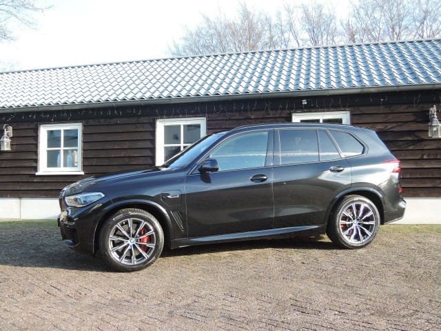 BMW X5 XDRIVE45E M-Sport HIGH EXEC. Autobedrijf Bloemendal, 6741 PE LUNTEREN