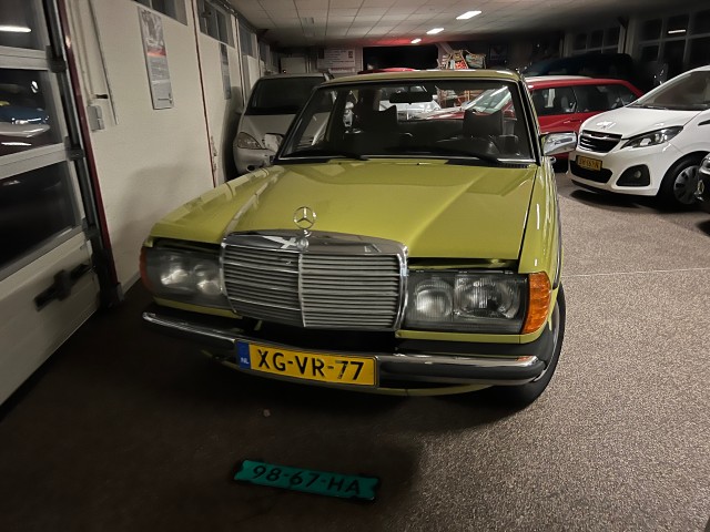 Mercedes-benz 200 - 200 D