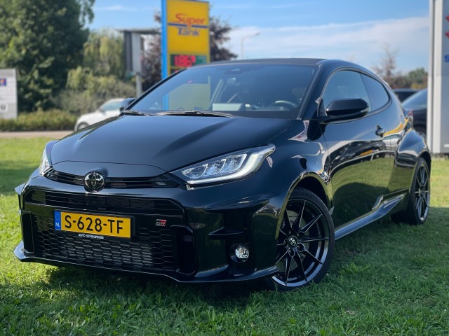 Toyota Yaris - 1.6 GR PERFORMANCE CARBON