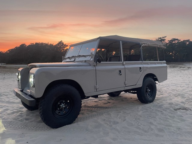 Land rover 109 - Zeer mooie Series 3 109 softtop