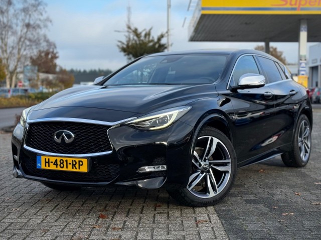 Infiniti Q30 - 1.6T SPORT1.6T 156PK 360 CAMERA NAVI 