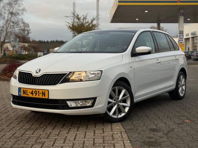 SKODA RAPID 1.2 TSI AUTOMAAT PANORAMA DAK, Autobedrijf Schuurhuis, Ommen