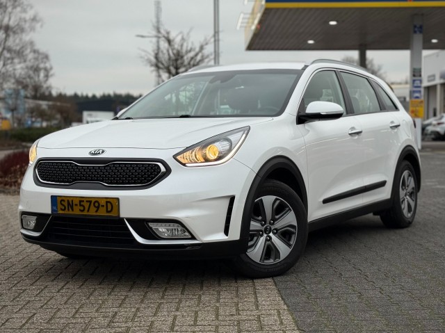 Kia Niro - 1.6 HYBRID A/T TREKHAAK CAMERA NAVI