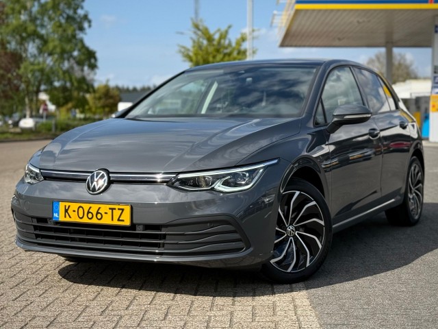 Volkswagen Golf - 1.5 96KW PANO NAVI IQ-LIGHT STUUR/STOEL VERW.