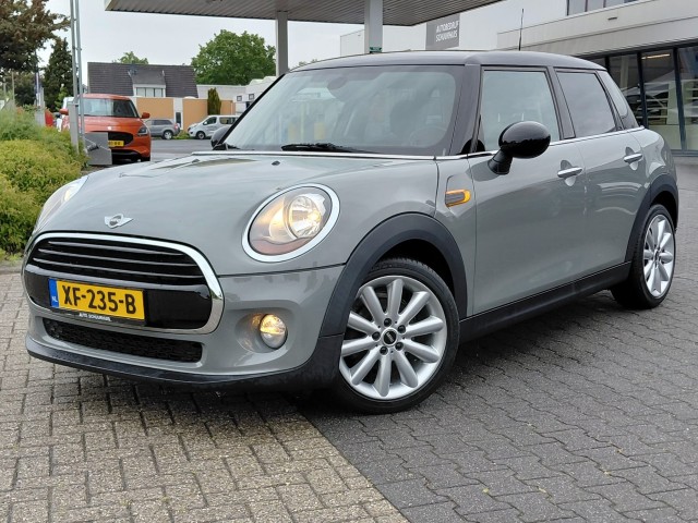 Mini Cooper - 1.5 136PK AUTOMAAT NAVI CRUISE