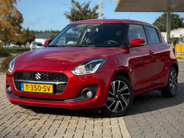 Suzuki Swift - 1.2 STYLE AUTOMAAT SMART HYBR. CAM KEYLESS ECC NAVI ADD. CRUISE