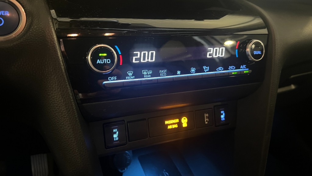 TOYOTA, YARIS