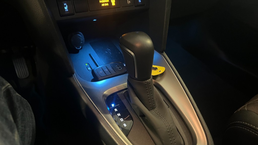 TOYOTA, YARIS