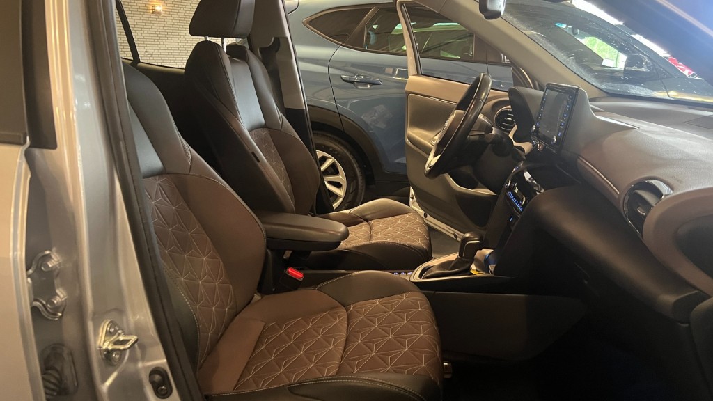 TOYOTA, YARIS