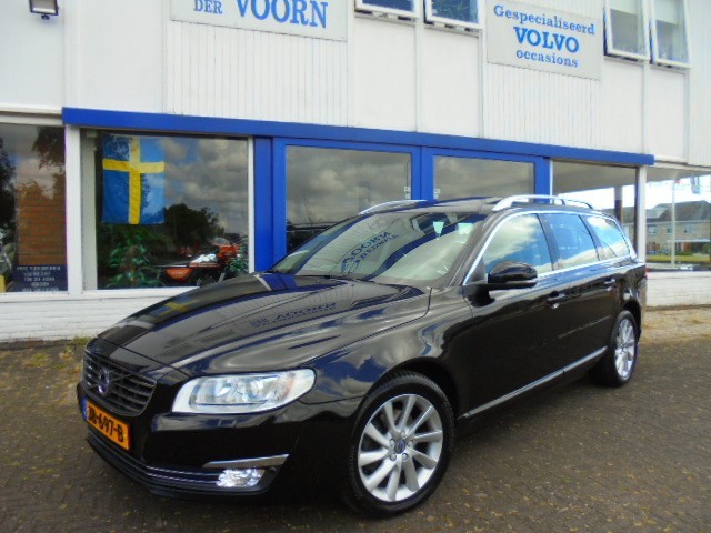 VOLVO V70 2.0 T4 INSCRIPTION,AUT,SCHUIFD,TREKH,ORG NL NW ST!, Van der Voorn - Volvo Occasions, LISSERBROEK