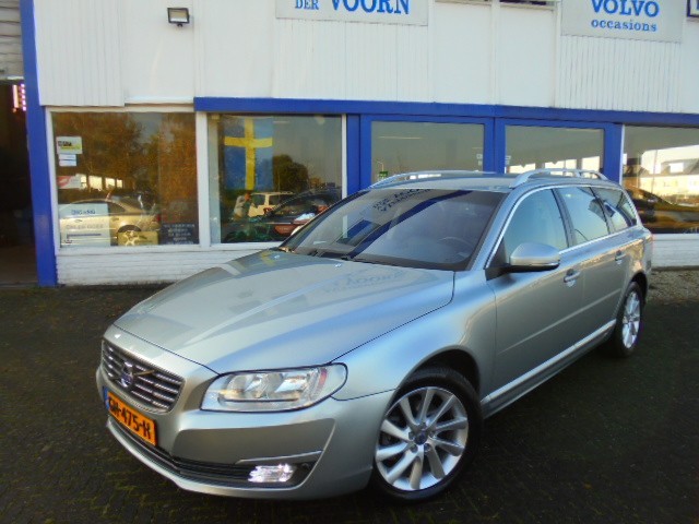 VOLVO V70 2.0 T5 ,AUT,LEDER,NAVI,NW ST! MODELJAAR 2015 !!!, Van der Voorn - Volvo Occasions, LISSERBROEK