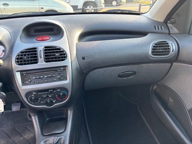 PEUGEOT 206 1.4 Generation Autobedrijf van der Weide, 8471 ZX WOLVEGA