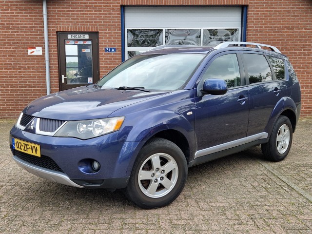 MITSUBISHI OUTLANDER 2.4i Inrto Edition 2WD Airco Clima NL-auto Trekhaak, Autobedrijf Beekman, Liessel