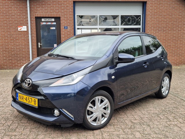 TOYOTA AYGO 1.0 VVT-i x-sport 5-Drs Airco NL-auto / 1e-Eig. Camera L.m.v. Dealer OH, Autobedrijf Beekman, Liessel