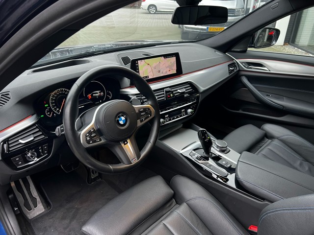 BMW 5-SERIE 540i xDrive 340pk M-Sport,HeadUp,Adapt LED,H&K,Lane Ass.,Adapt C Autobedrijf W. Verstappen, 5405 ND Uden