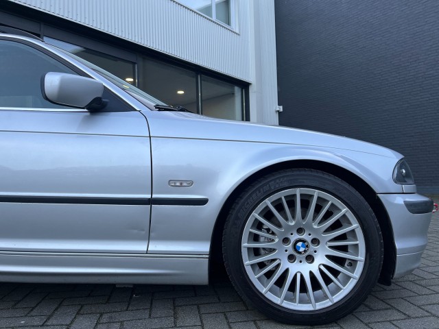 BMW 3-SERIE 320i 6-cil 200pk Handbak Drift/Race, Autobedrijf W. Verstappen, 5405 ND Uden