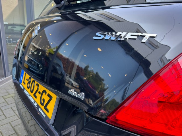 SUZUKI SWIFT 1.2-16v Dynamic 4x4 AllGrip,Airco,Stoelverw,Elekt Pakket,Multi S Autobedrijf W. Verstappen, 5405 ND Uden