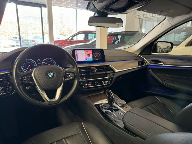 BMW 5-SERIE 530i 252pk LuxuryLine,Leer,Adapt Cruise,Memory,Carplay,Stoelverw Autobedrijf W. Verstappen, 5405 ND Uden
