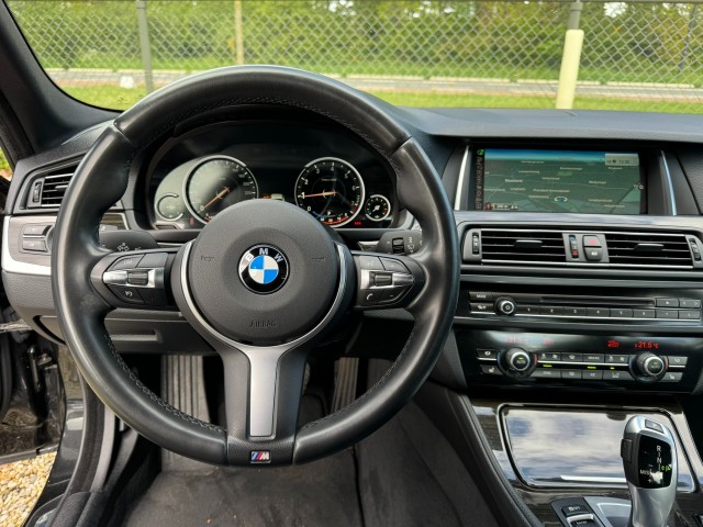 BMW 5-SERIE 520i 184pk Luxury Ed.,NaviPro,Sport/comfort zetels,Xenon,Dealer Autobedrijf W. Verstappen, 5405 ND Uden