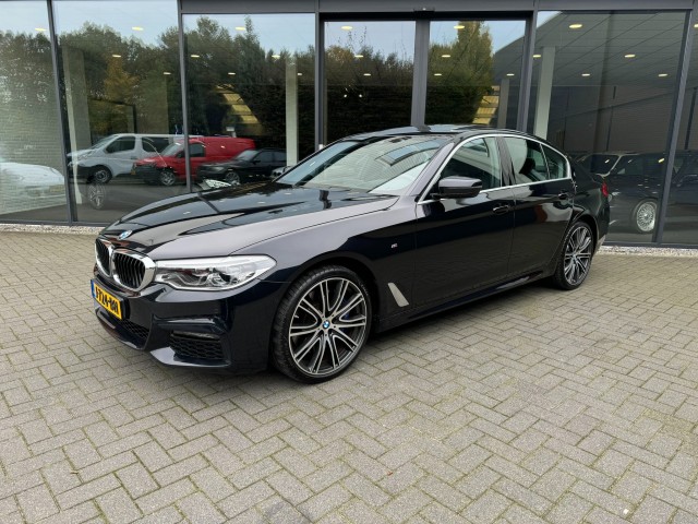 BMW 5-SERIE 540i 340pk M-Sport,HUD,Schuifdak,Stoelkoeling,Leer,LED,Memory, Autobedrijf W. Verstappen, Uden