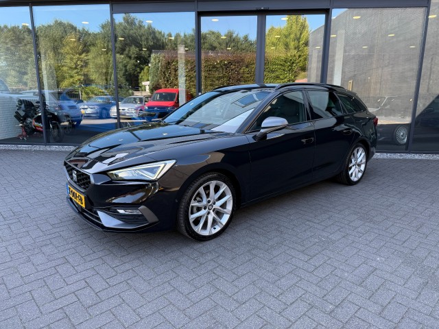 SEAT LEON Sportstourer 1.5 eTSI FR,LED,Trekhk Elekt,Adapt Cruise,BLIS,Lane Ass.,Half Leer, Autobedrijf W. Verstappen, Uden
