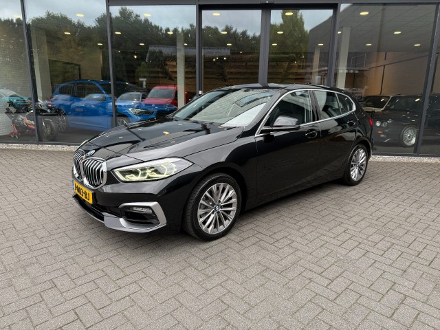 BMW 1-SERIE 118I High Exe,Leer,Memory,LED,Stoelverw,Clima,Lane Ass.,Cruise Autobedrijf W. Verstappen, Uden