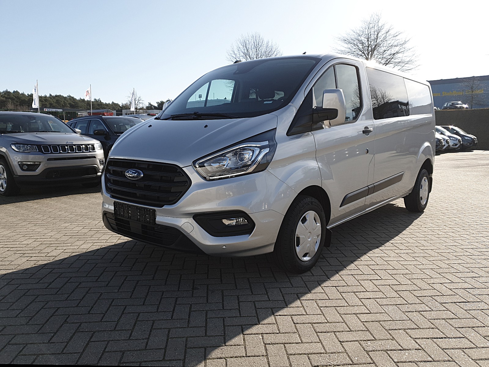Ford Transit custom - Doppelkabine L2 2.0 TDCi 108PS Trend 3,0t 5-Sitzer Klima PDC v+h