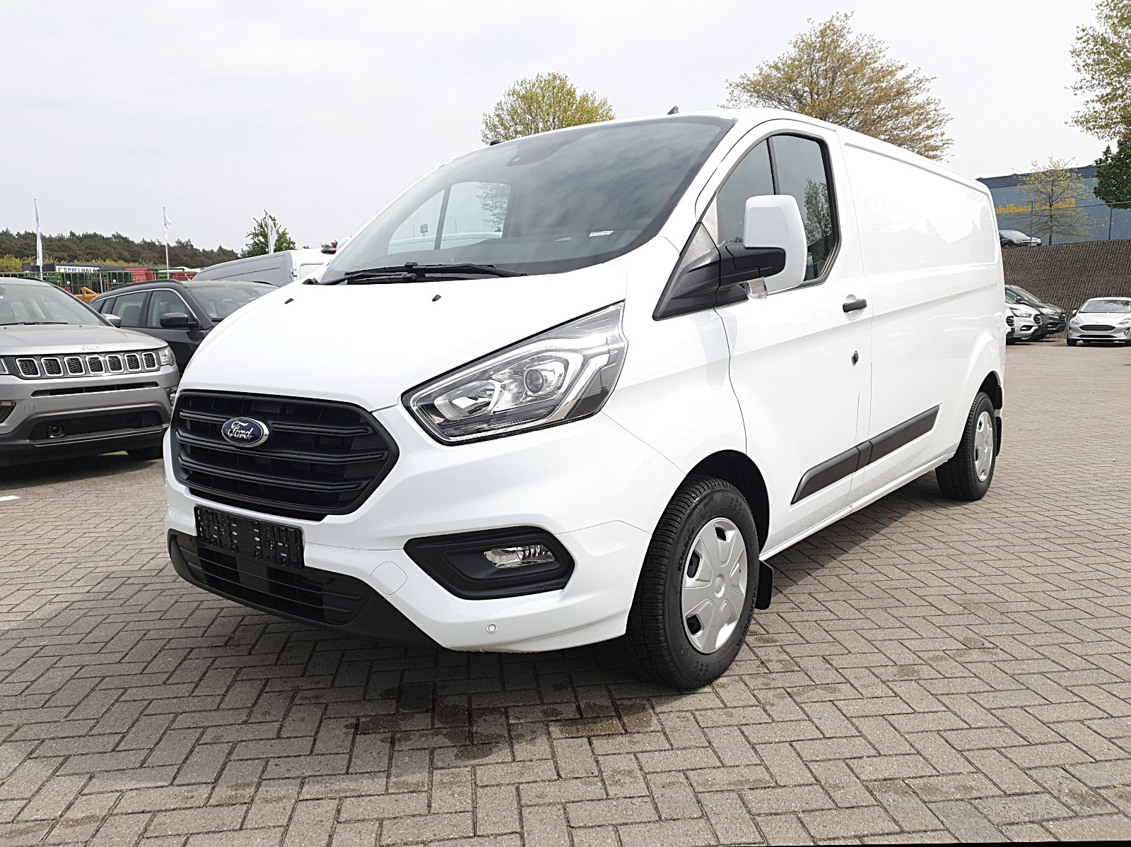 Ford Transit custom - L2 2.0TDCi 130PS Trend 3,0t 3-Sitzer Klima AHK Navi Frontscheibe