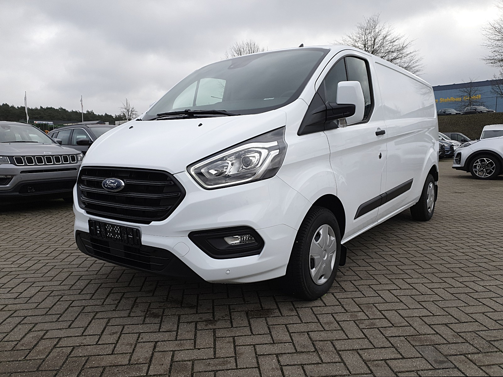 Ford Transit custom - L2 2.0 TDCi 105PS Trend 3,0t 3-Sitzer Klima AHK PDC v+h Frontsch