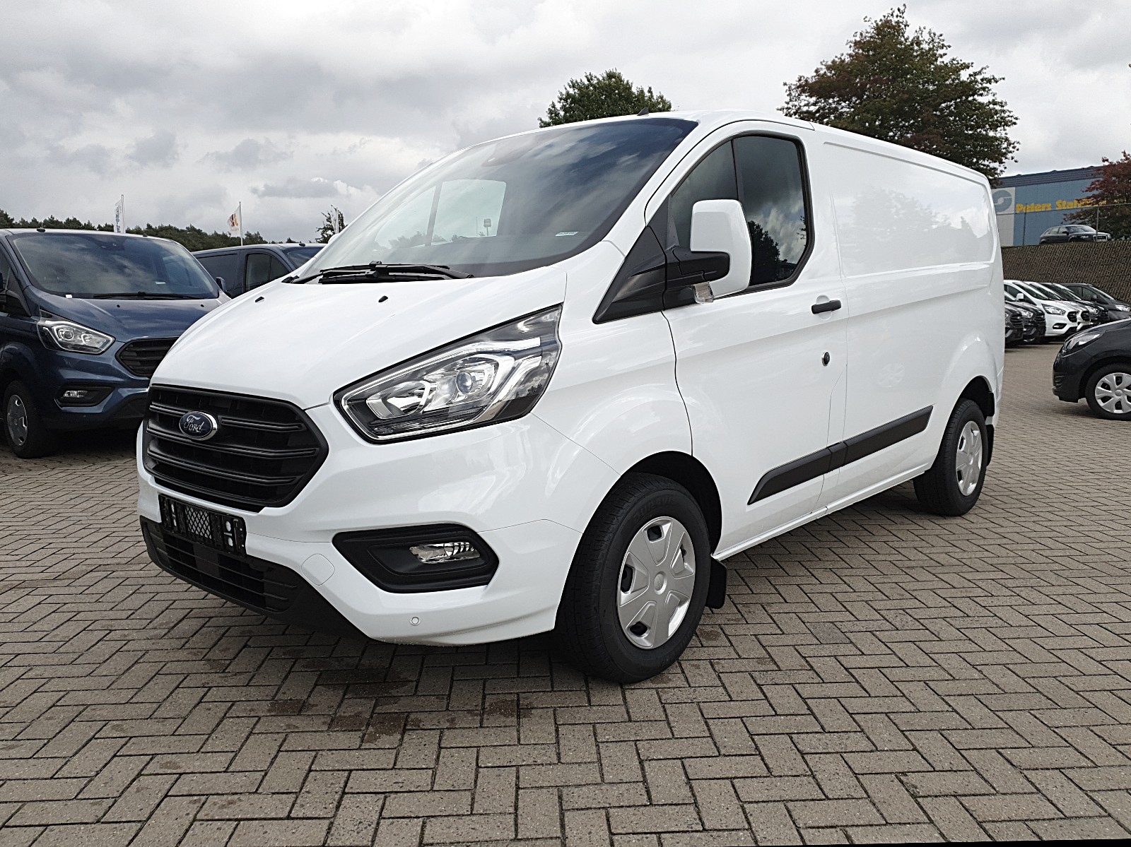 Ford Transit custom - L1 2.0TDCi 130PS Trend 2,8t 3-Sitzer Klima PDC v+h Anhängerkuppl