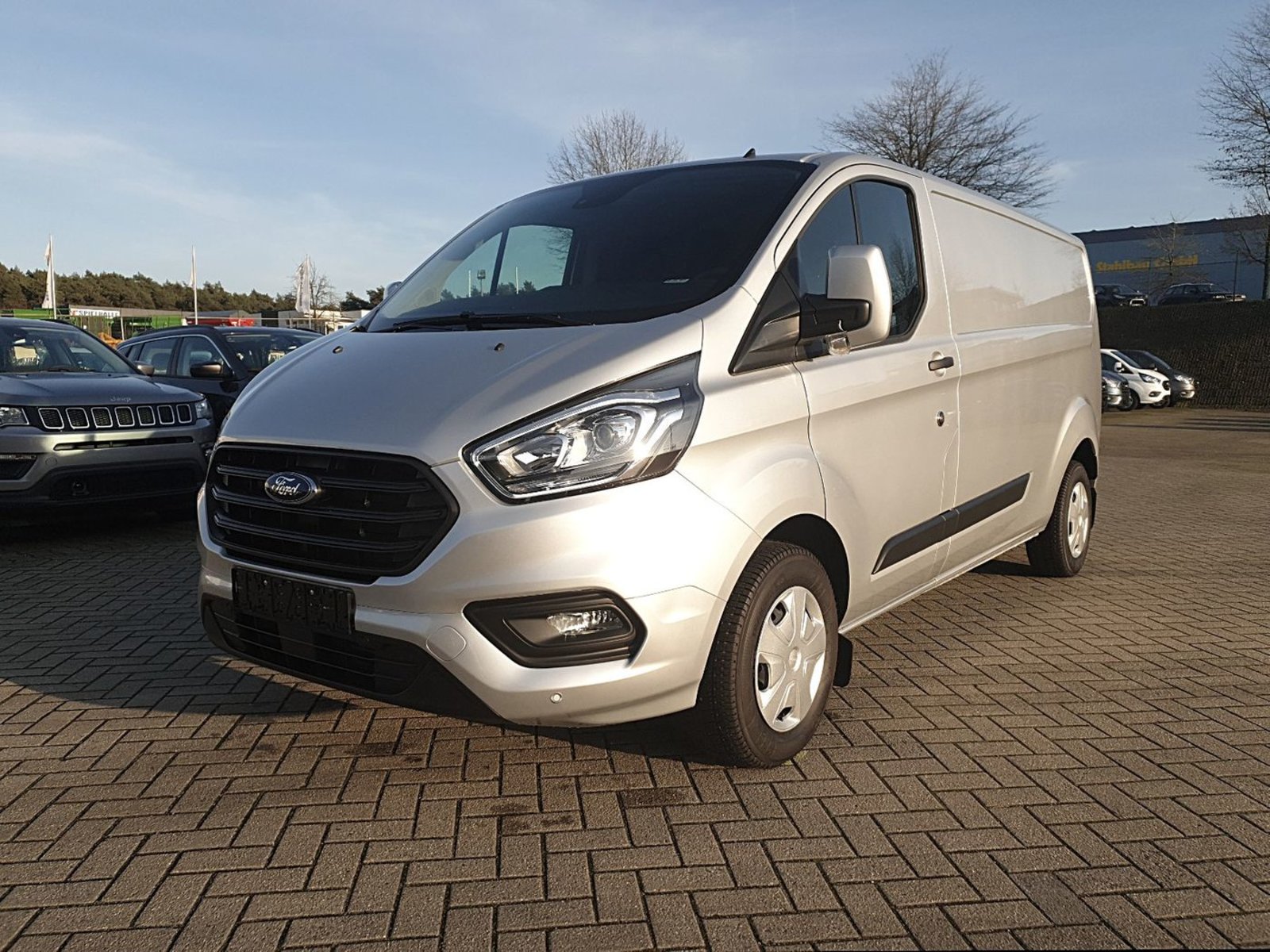 Ford Transit custom - L2 2.0 TDCi 105PS Trend 3,0t 3-Sitzer Klima AHK PDC v+h Frontsch