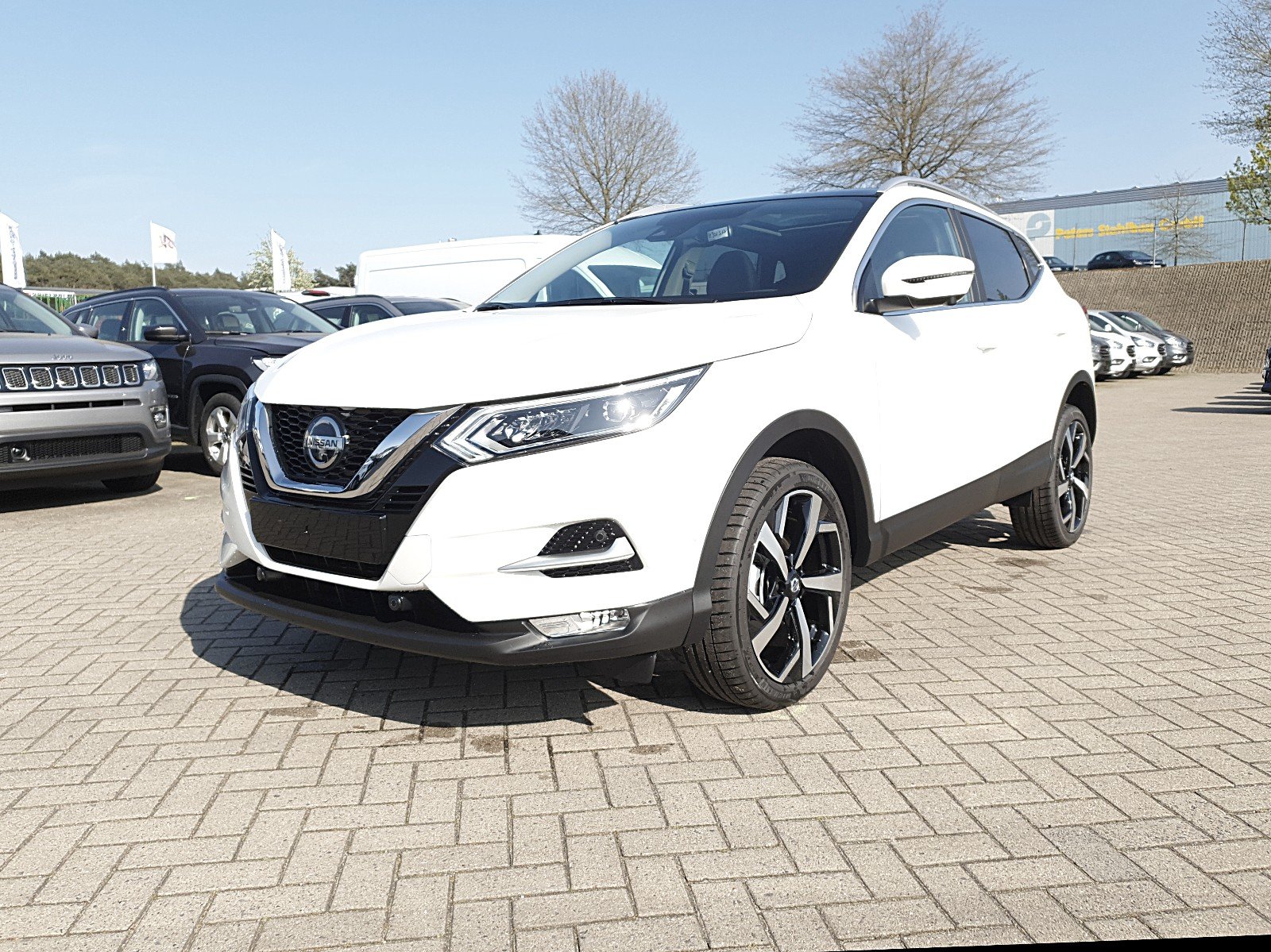 Nissan Qashqai - 1.3 DIG-T 140PS Tekna Plus Voll-LED Klimaautomatik Sitzheizung 1