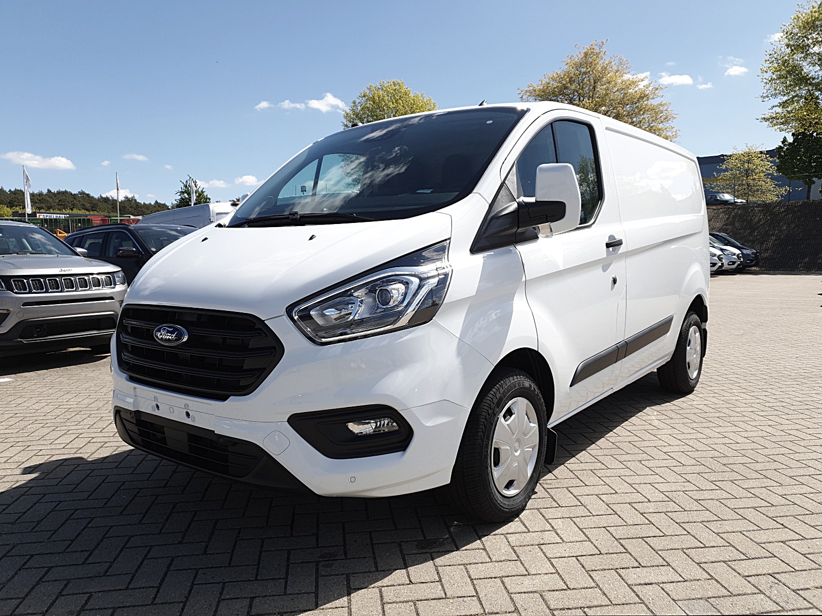 Ford Transit custom - L1 2.0 TDCi 105PS Trend 2,8t 3-Sitzer Klima Anhängerkupplung Fro