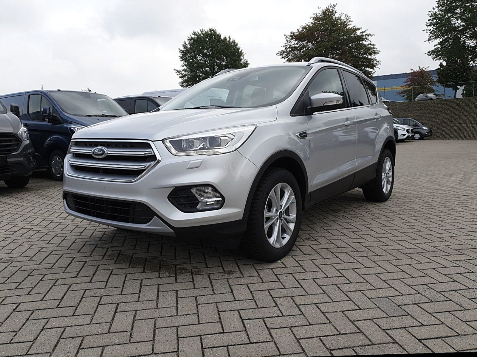 Ford Kuga - 1.5 150PS Ecoboost Titanium Voll-Leder Klimaautomatik Ganzjahres