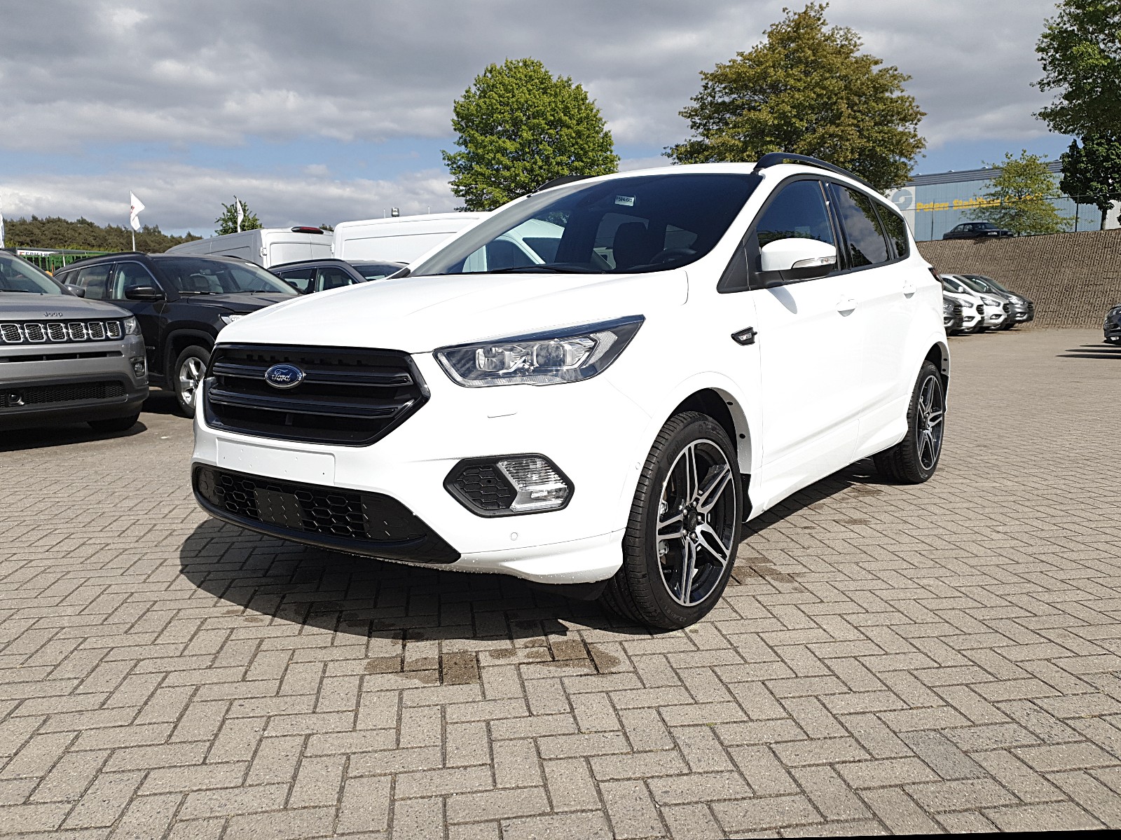 Ford Kuga - 1.5 120PS EcoBoost ST-Line Klimaautomatik Frontscheibe beheizb. 