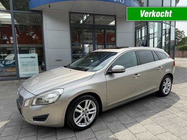 VOLVO V60 1.6 DRIVE SUMMUM-LMV-ECC-PDC-NAVI-LEER-SCHUIFDAK-XENON-ETC!!!, Autobedrijf Abe, Steenwijk