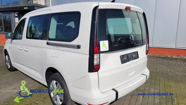VOLKSWAGEN CADDY MAXI 2.0 TDi BleuMotion Euro 6 geschikt voor 1 rolstoel nieuw leverbaar bij Mobility4all