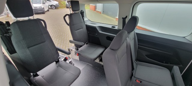 Volkswagen Caddy Maxi  Rollstuhlauto 