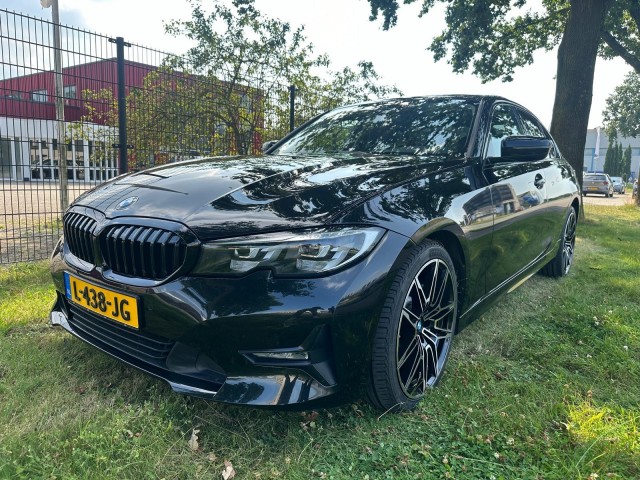 BMW 3-SERIE 330i , Autobedrijf MA, Oss