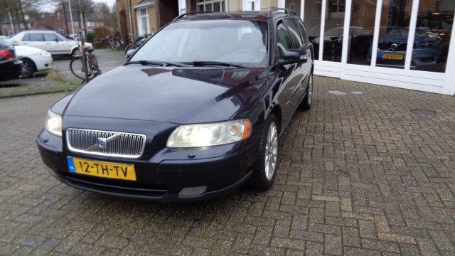 VOLVO V70 2.4 D5 ED. II SPORT Geartronic, Autobedrijf de Limbeek B.V., Eindhoven