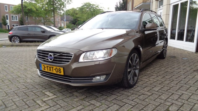 VOLVO V70 2.0 D4 MOMENTUM, Autobedrijf de Limbeek B.V., Eindhoven