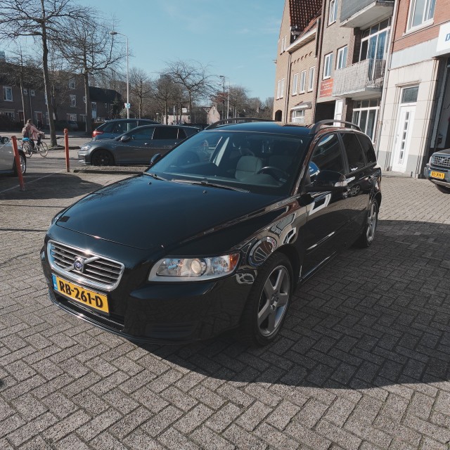 VOLVO V50 2.4 D5 EDITION II KINETIC, Autobedrijf de Limbeek B.V., Eindhoven
