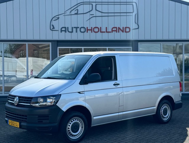 VOLKSWAGEN TRANSPORTER 2.0 TDI 62KW 84PK EURO 6 AIRCO/ TREKHAAK/ 100% DEALERONDERHOUDEN, Autoholland Kerkdriel B.V., Velddriel