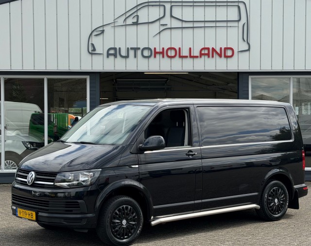 VOLKSWAGEN TRANSPORTER 2.0 TDI 75KW 102PK EURO 6 AIRCO/ CRUISE CONTROL/ TREKHAAK/ ORIGINEEL AUDIO, Autoholland Vans B.V., Velddr