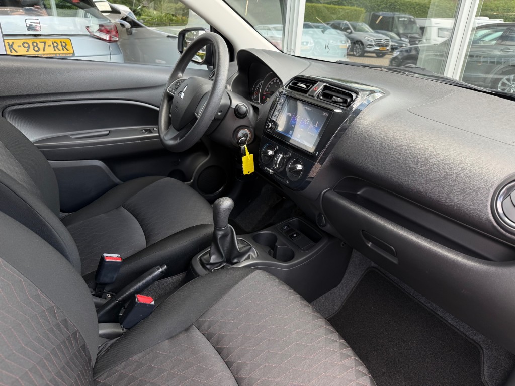 MITSUBISHI, SPACE STAR