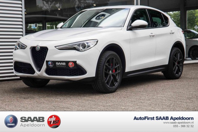 Alfa romeo Stelvio - 2.0 Turbo Super Q4 4 nieuwe banden