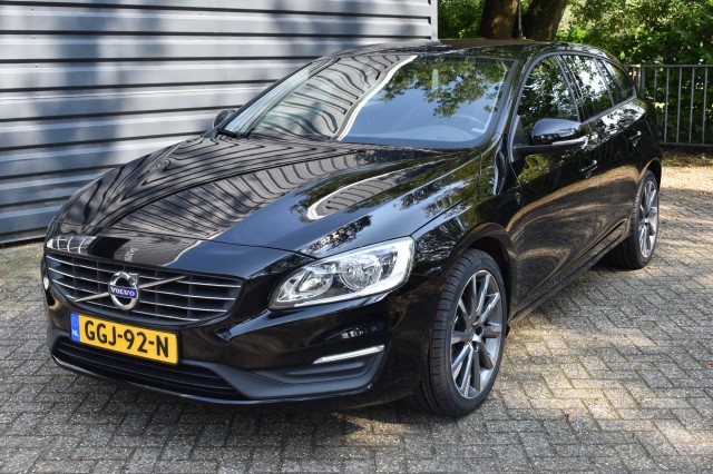 VOLVO V60 VOLVO V60 2.4 D5!! KINETIC!! 215PK!! 11,894 EURO!!!, Auto Scheper, Noord-Sleen